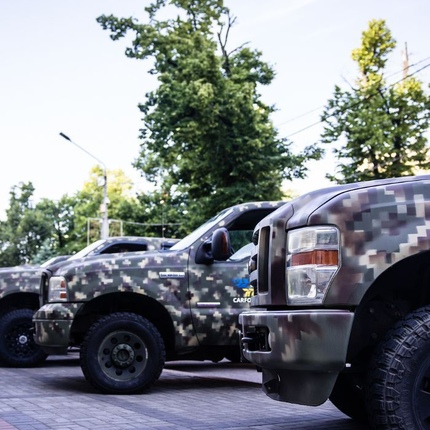 The VARUS, together with its customers, raised funds and donated two cars for the 