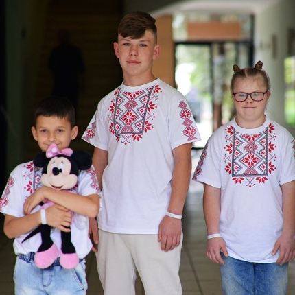 Ruslan Shostak Charity Fund and EVA received awards at the 